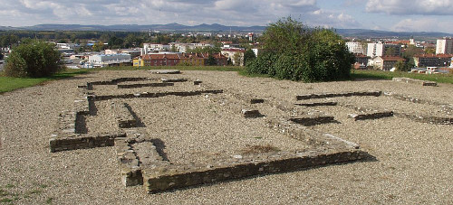 Národní kulturní památka – archeologická lokalita Uherské Hradiště – Sady, 500x227, 68.58 KB